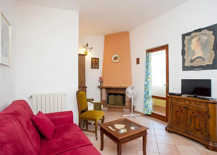 In Via Del Mare A Procchio (Isola d'Elba)