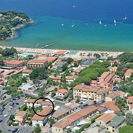 In Via Del Mare A Procchio