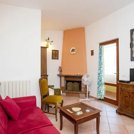 In Via Del Mare A Procchio (Isola d'Elba)