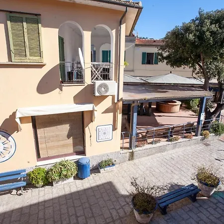 In Via Del Mare A Procchio Apartment