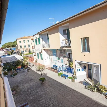 In Via Del Mare A Procchio Apartment